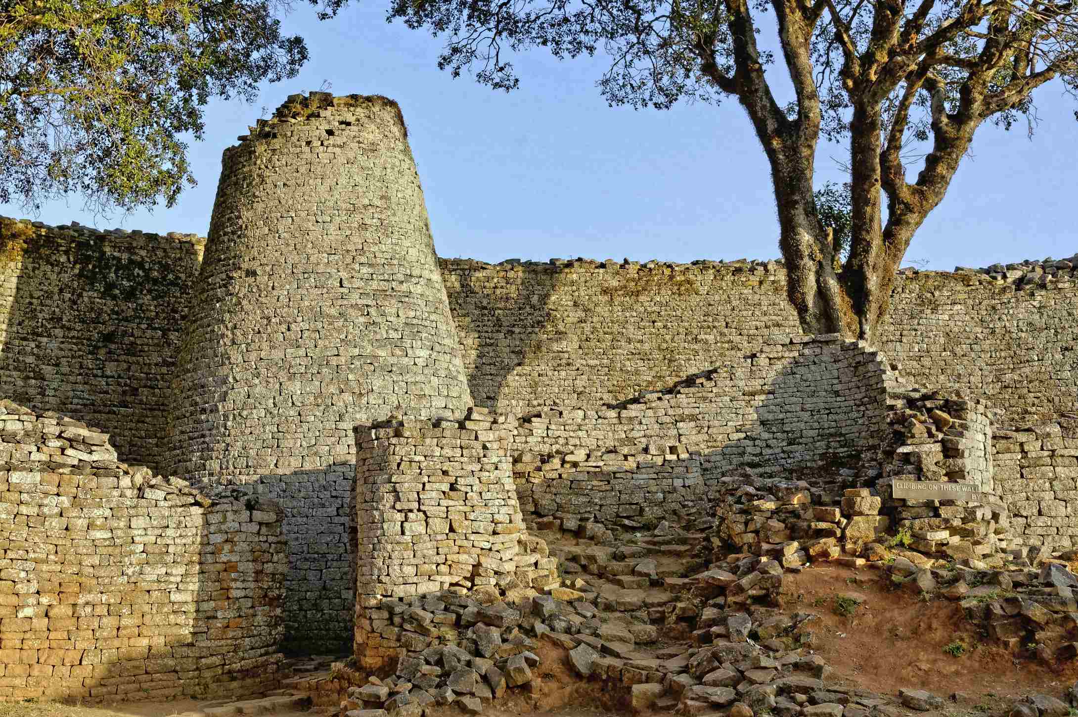 Great Zimbabwe Ruins Monument Valley Natural Landmarks Monument   Greatzimbabwe6 